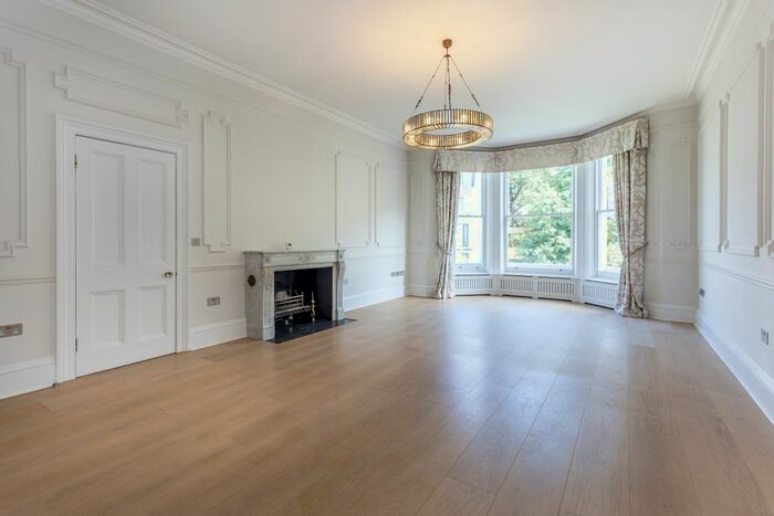 2 Bedroom Flat To Rent In Holland Park, London, W11