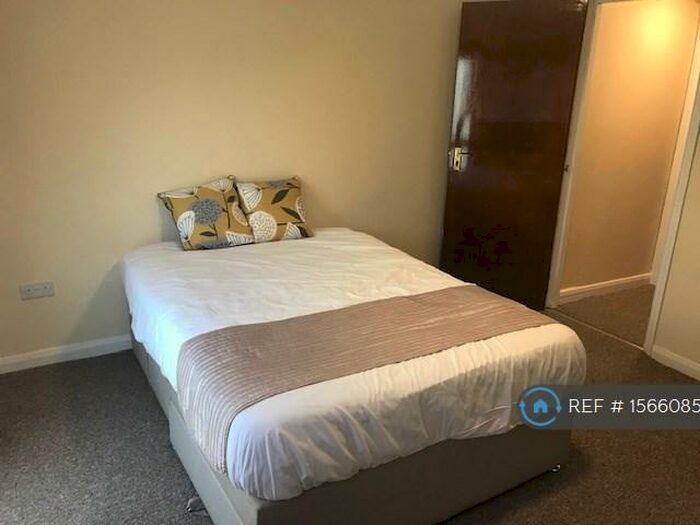 Studio To Rent In Belmont Road, London, N15