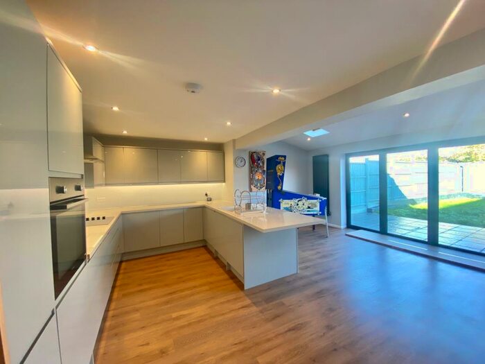 3 Bedroom Semi-Detached House To Rent In Benson, Oxfordshire, OX10