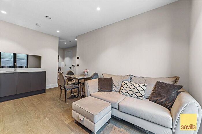 1 Bedroom Apartment For Sale In Dock East Apartments, Selsdon Way, Isle Of Dogs, London, E14