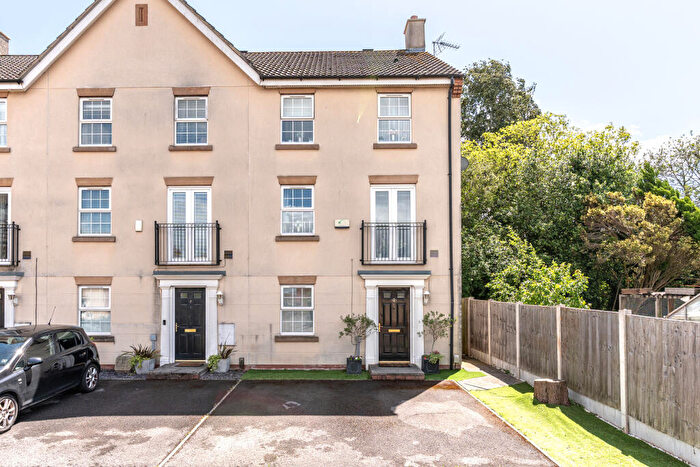 4 Bedroom End Of Terrace House For Sale In Britannia Close, Winterbourne, Bristol, Gloucestershire, BS36