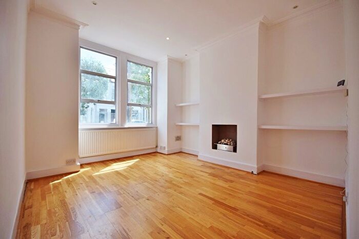 2 Bedroom Flat To Rent In Rowallan Road, Fulham, SW6