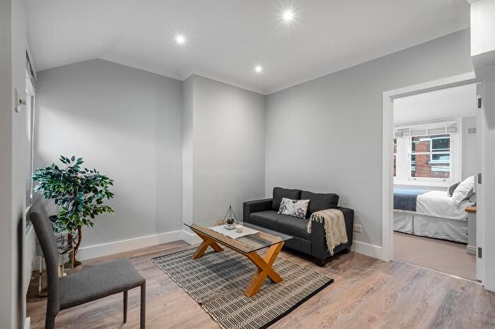 1 Bedroom Flat To Rent In Dorset Street, Marylebone, London, W1U