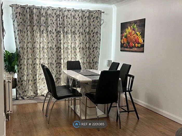 5 Bedroom Detached House To Rent In Waverley Crescent, Livingston, EH54