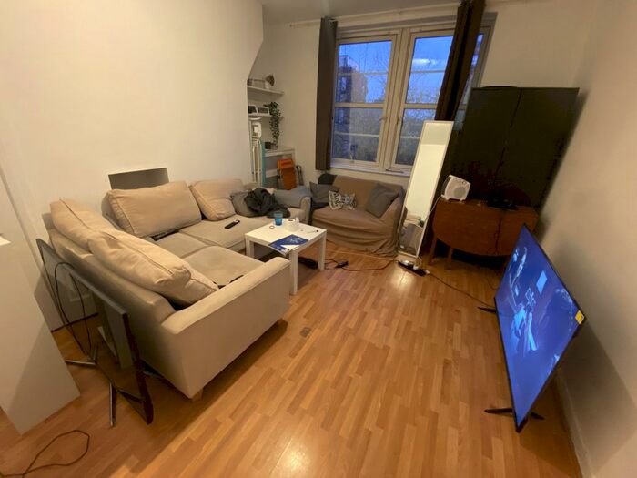 2 Bedroom Flat To Rent In Kinglake Estate, London, SE17