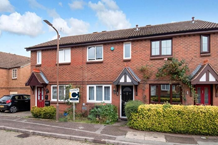 2 Bedroom Terraced House For Sale In Fontwell Drive, Racecourses, MK3