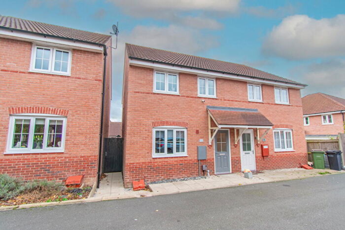 3 Bedroom Semi Detached House For Sale In Windlass Drive, Wigston, LE18