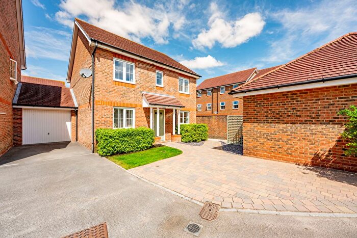 4 Bedroom Link Detached House To Rent In Mescott Meadows, Hedge End, Southampton, SO30