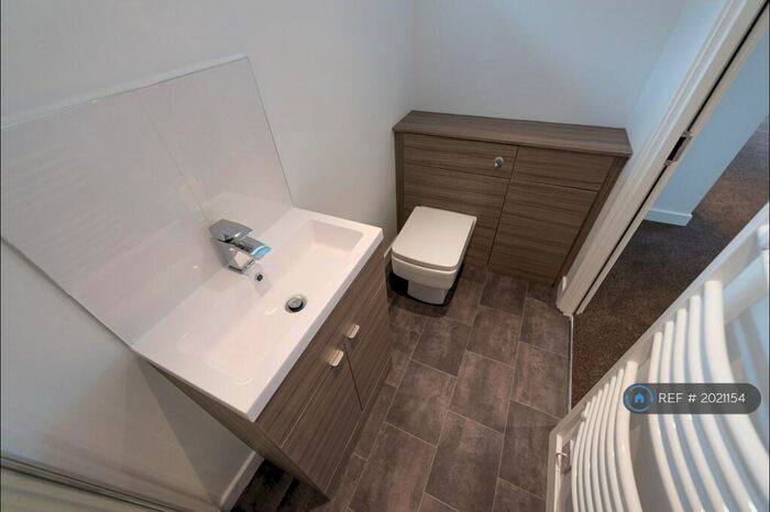 1 Bedroom Flat To Rent In Malling Road, Snodland, ME6