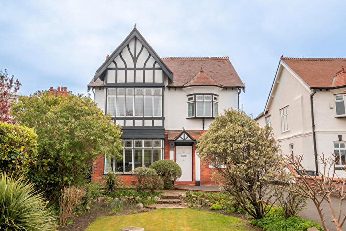 5 Bedroom Detached House For Sale In Clifton Drive, Fairhaven, FY8