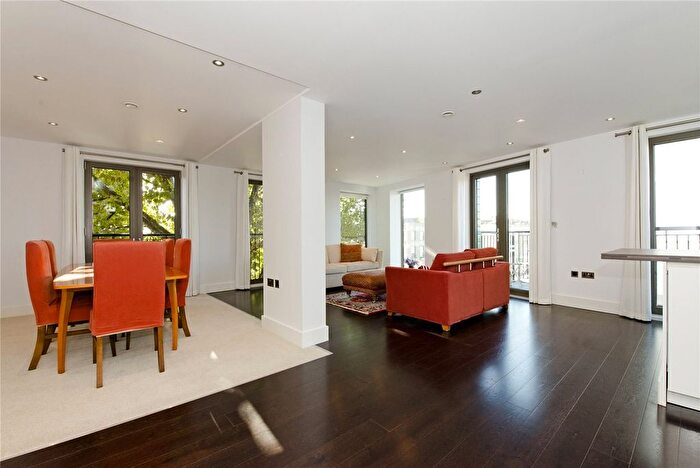 3 Bedroom Flat To Rent In Camden Road, Camden, NW1