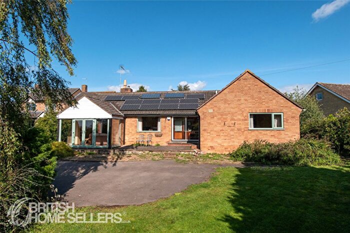 2 Bedroom Detached House For Sale In Murcot Turn, Broadway, Wychavon, WR12