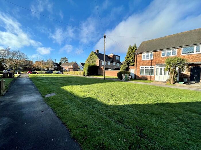4 Bedroom Semi-Detached House For Sale In Redlands Close, Solihull, B91