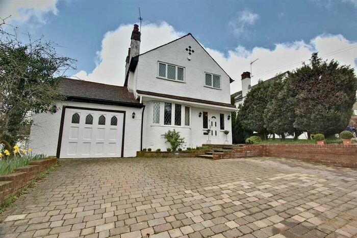 3 Bedroom Detached House To Rent In Toms Lane, Kings Langley, WD4