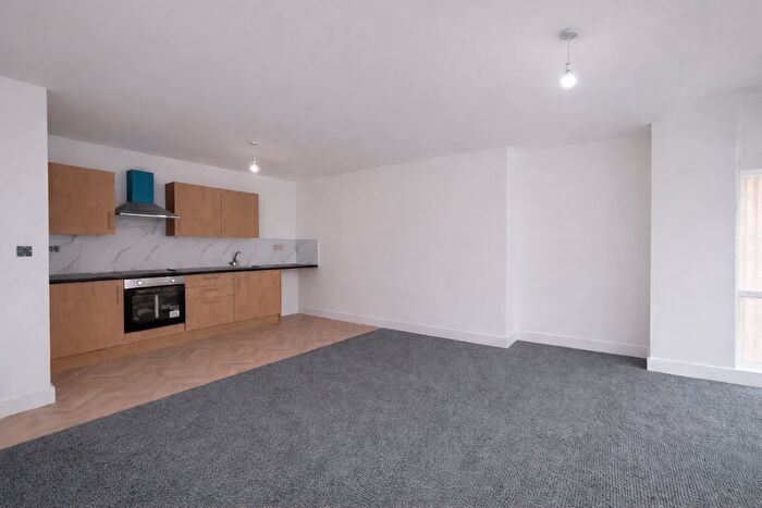 2 Bedroom Flat To Rent In Commercial Street, Newport, NP20