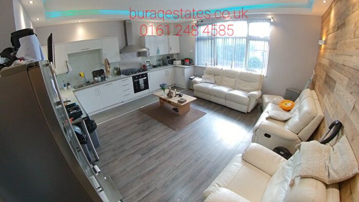 5 Bedroom Apartment To Rent In Ladybarn Lane, Fallowfield, Manchester, M14