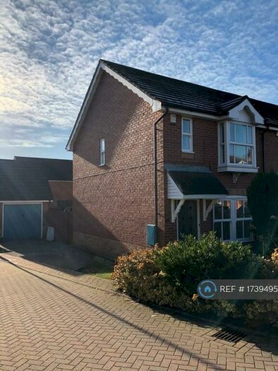 2 Bedroom Semi-Detached House To Rent In Elm Tree Close, Leeds, LS15