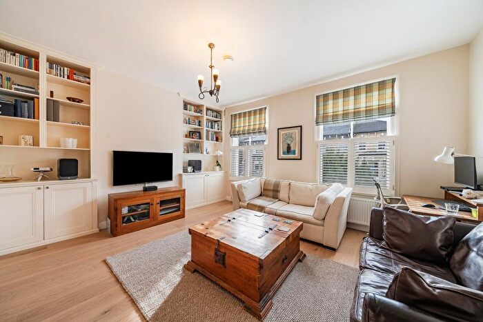 2 Bedroom Flat For Sale In Ramsden Road, Balham, London, SW12