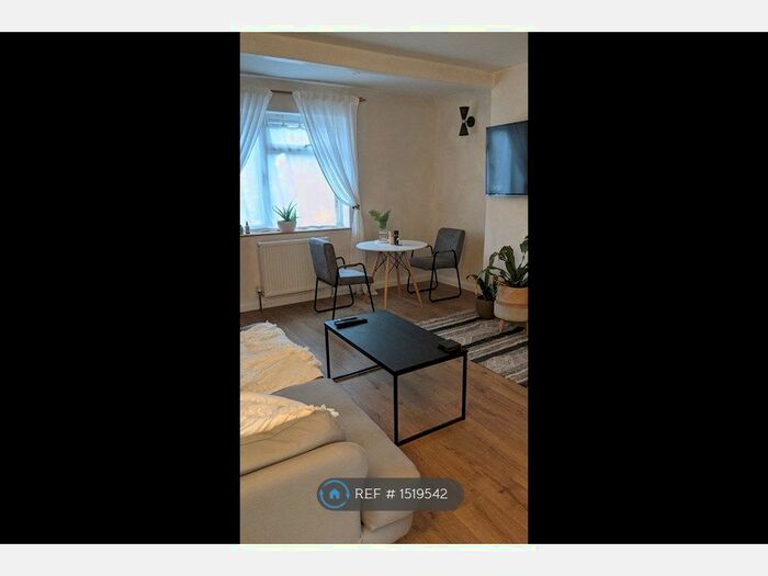 3 Bedroom Semi-Detached House To Rent In Raymond Crescent, Guildford, GU2