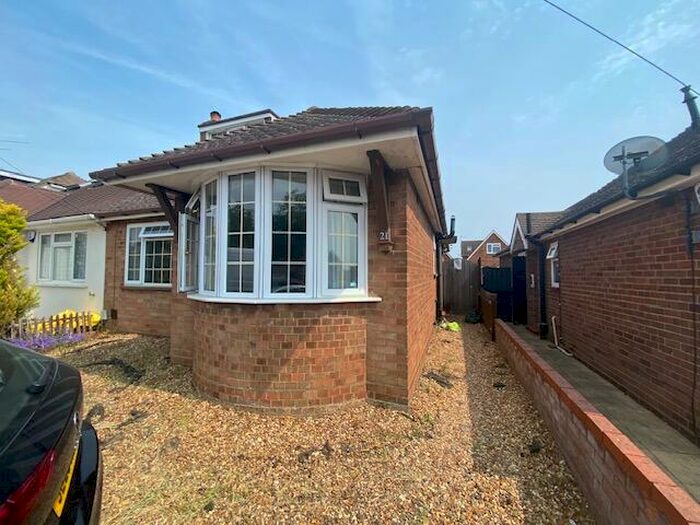 2 Bedroom Bungalow To Rent In Derwent Avenue, Luton, LU3