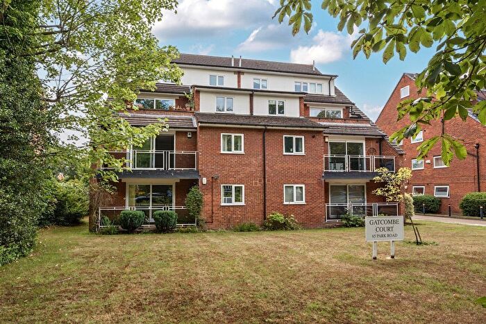 2 Bedroom Flat For Sale In Park Road, Beckenham, Kent, BR3