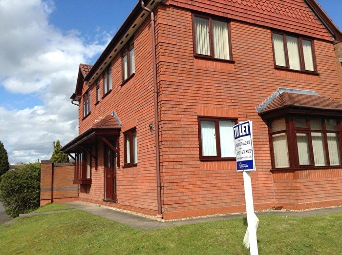 4 Bedroom Detached House To Rent In Golden Cross Lane, Catshill, B61