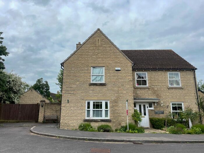 5 Bedroom Detached House To Rent In Salmons Leap, Calne, SN11