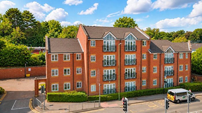 2 Bedroom Flat To Rent In Harriett House, Apsley, Hemel Hempstead, HP3