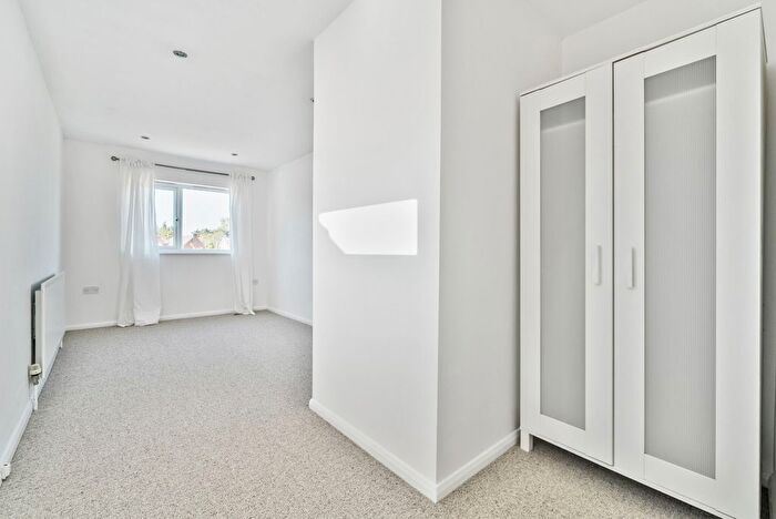 4 Bedroom Detached House For Sale In Amberley Drive, Twyford, Reading, Berkshire, RG10