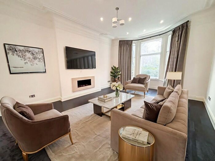 3 Bedroom Maisonette To Rent In Abbey Road, St Johns Wood, NW8