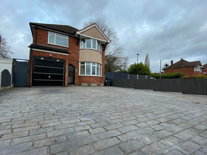 3 Bedroom House To Rent In Springfield Crescent, Sutton Coldfield., B76