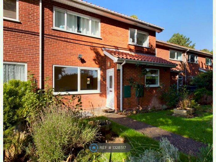 2 Bedroom Flat To Rent In Springfield Close, Lincoln, LN1