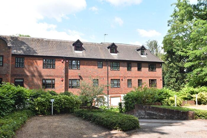 1 Bedroom Apartment To Rent In Princes Road, Weybridge, Surrey, KT13