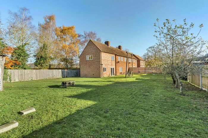 4 Bedroom Semi-Detached House For Sale In Crown Lane, South Moreton, OX11