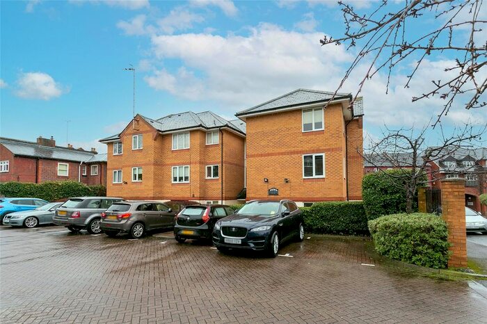 1 Bedroom Flat To Rent In Alexandra Road, Hemel Hempstead, Hertfordshire, HP2