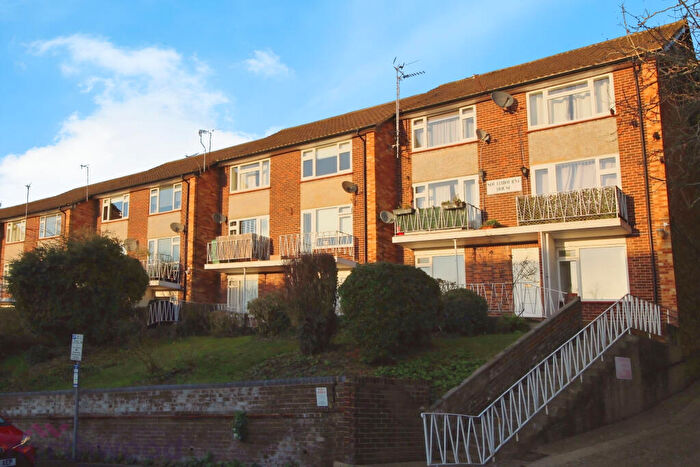 2 Bedroom Flat To Rent In Amersham Hill, High Wycombe, HP13
