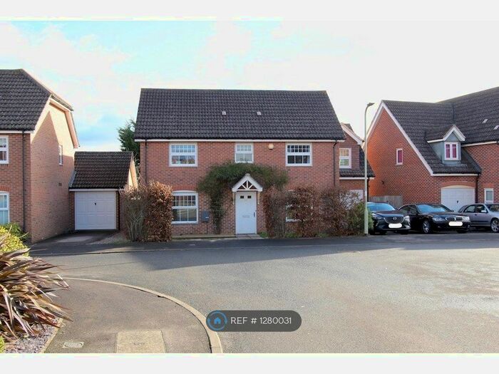 5 Bedroom Detached House To Rent In Oatlands Chase, Shinfield, Reading RG2
