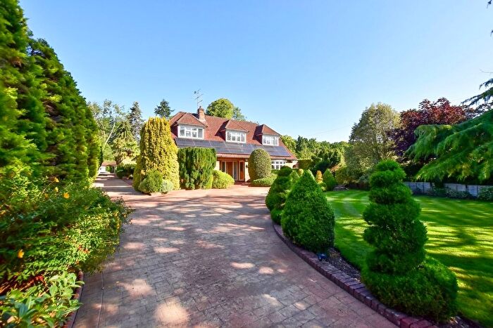 6 Bedroom Detached House For Sale In Wayside, Chipperfield, WD4