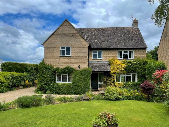 4 Bedroom Detached House For Sale In Lechlade Road, Southrop, Lechlade, GL7