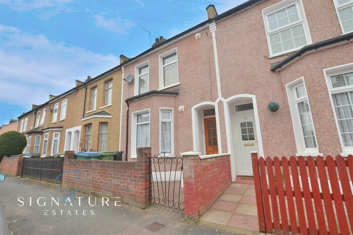 3 Bedroom Terraced House To Rent In Kings Avenue, Watford, Hertfordshire, WD18
