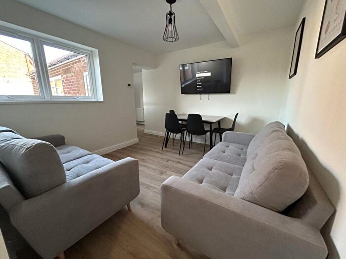 6 Bedroom Apartment To Rent In Saint Bede’s Close, DH1