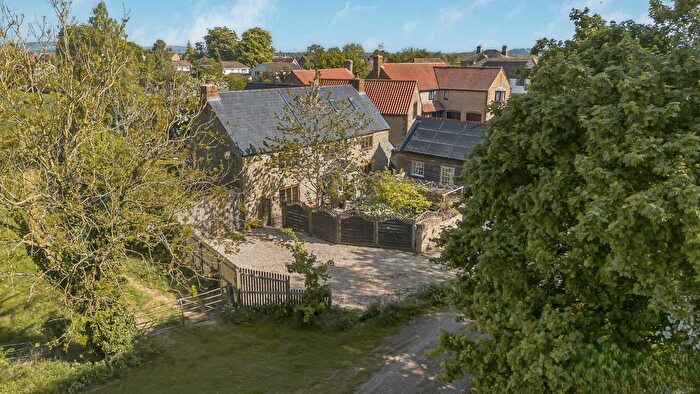 6 Bedroom Detached House For Sale In The Green, Longcot, SN7