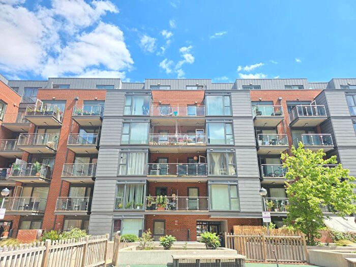 2 Bedroom Flat To Rent In Zenith Close, London, NW9