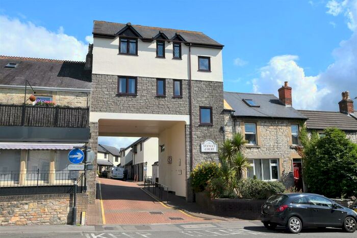 2 Bedroom Flat To Rent In Stanley Court, Midsomer Norton, BA3