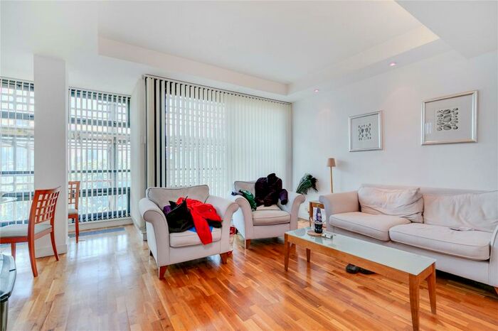 2 Bedroom Flat To Rent In City Road, London, EC1Y