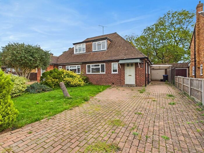 3 Bedroom Bungalow For Sale In Hazell Way, Stoke Poges, Buckinghamshire, SL2
