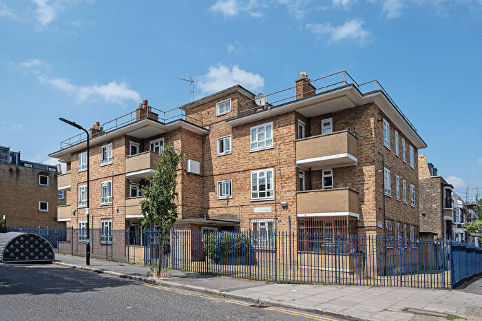 2 Bedroom Flat To Rent In Elderfield Road, , Clapton, London, E5