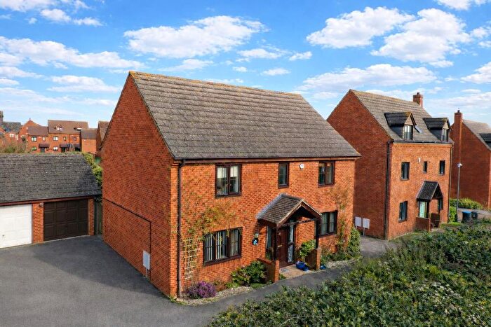 4 Bedroom Detached House For Sale In Minorca Grove, Shenley Brook End, Milton Keynes, MK5