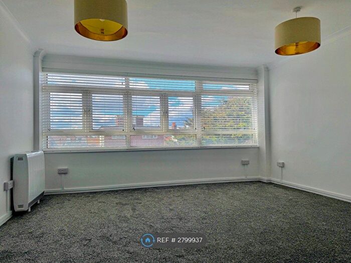 2 Bedroom Flat To Rent In Berriedale House, Hove, BN3