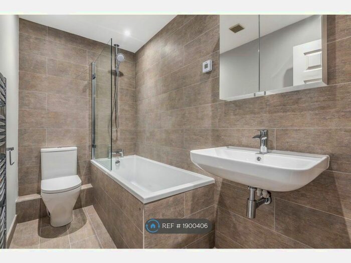 2 Bedroom End Of Terrace House To Rent In Linnet Mews, Balham, London, SW12